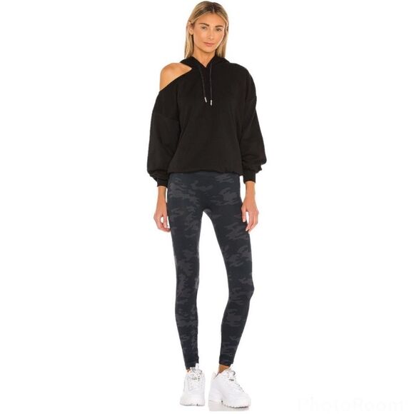 Spanx Look at Me Now Seamless Leggings Black Camo Size S - Picture 10 of 11